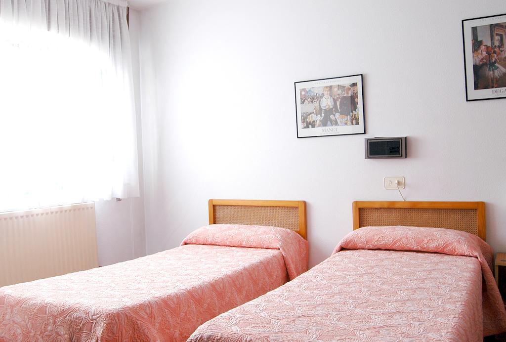 Hostal Charo II Santiago de Compostela Szoba fotó